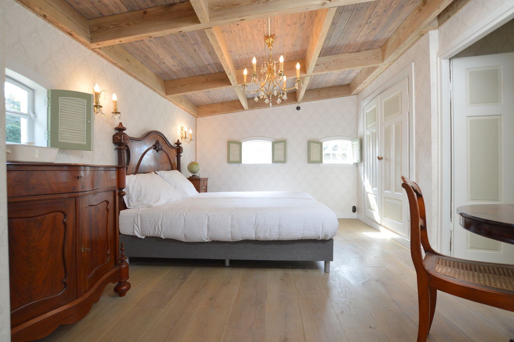 Villapparte-Belvilla-Vakantiehuis the old cottage-luxe vakantiehuis voor 4 personen-Volkel-Noord Brabant-romantische slaapkamer
