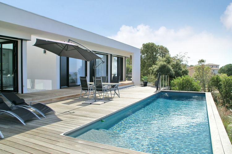 10 Luxe vakantiehuizen met een zwembad in Frankrijk