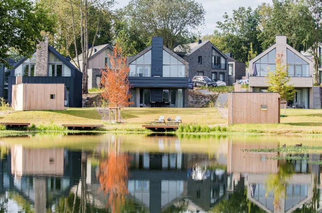 Villapparte-Dormio-Resort-Maastricht-Hertogenvilla-Wellness-Waterkant-luxe-vakantiehuis-voor-6-personen-met-jacuzzi-en-sauna-Maastricht-aan-het-water