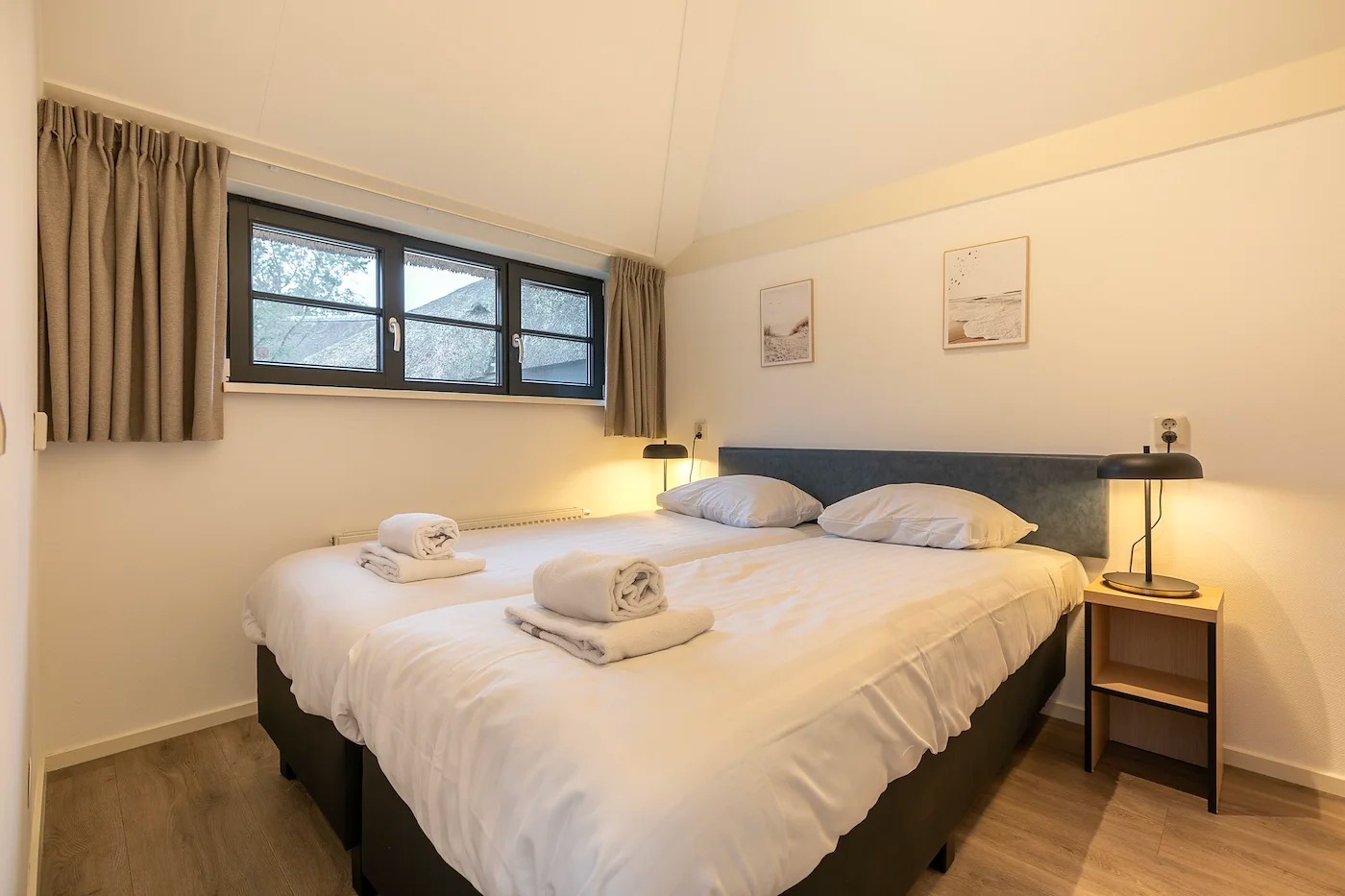 Villapparte-Dormio Resorts-Buitenhuis 4-Knus vakantiehuis voor 4 personen-Park Scorleduyn-Schoorl-Noord-Holland-sfeervolle slaapkamer