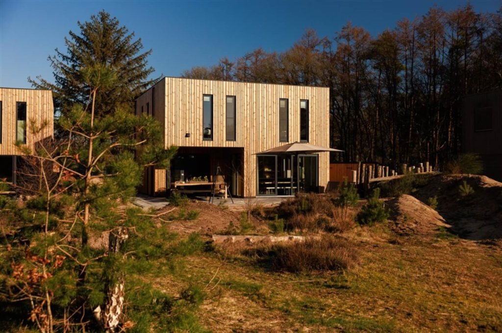 Dutchen Villa Zeegser Duinen 48 whirlpool Sunshower luxe vakantiehuis voor 8 personen Drenthe