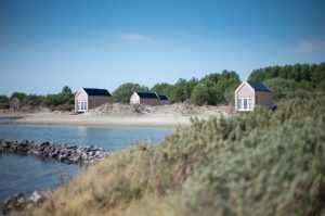 Villapparte-Roompot-Eco-Lodge-Grevelingenstrand-luxe-vakantiehuis-voor-4-personen-dichtbij-zee-zuid-holland-aan-het-water
