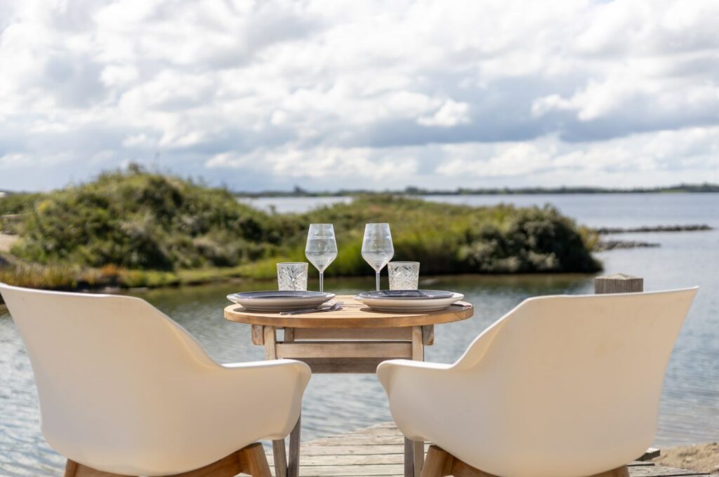 Villapparte-Roompot-Eco Lodge Grevelingenstrand-luxe vakantiehuis voor 4 personen-dichtbij zee-zuid-holland-terras met geweldig uitzicht