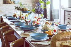 Villapparte-Villa-for-You-Vakantiehuis-De-Lieshoeve-luxe-en-sfeervol-vakantiehuis-in-Arendonk-voor-12-personen-Belgie-sfeer-aan-tafel