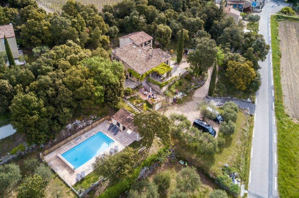 Villapparte_Les Oliviers du Taulisson_unieke Chambres dHotes bij de Mont Ventoux_huis van boven
