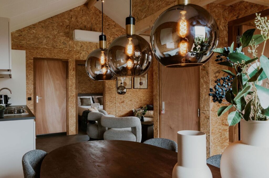 Villapparte-Dutchen-Wooden Cottage met Whirlpool en Finse sauna-Erfgoed de Hoop-luxe vakantiehuis voor 12 personen-Uitgeestermeer-Uitgeest-Noord-Holland-met airconditioning