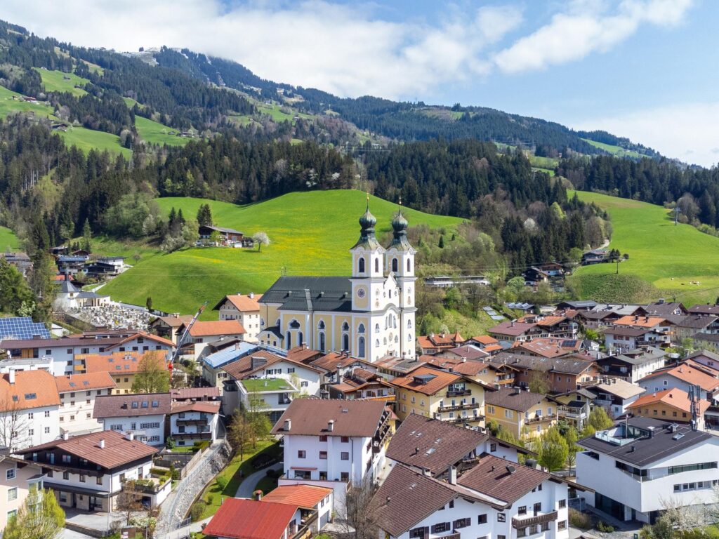 Villapparte-Villa for You-Appartement Lukasfeld 9 Top Sepp-luxe appartement voor 6 personen-Hopfgarten im Brixental-Tirol-Oostenrijk-omgeving zomer