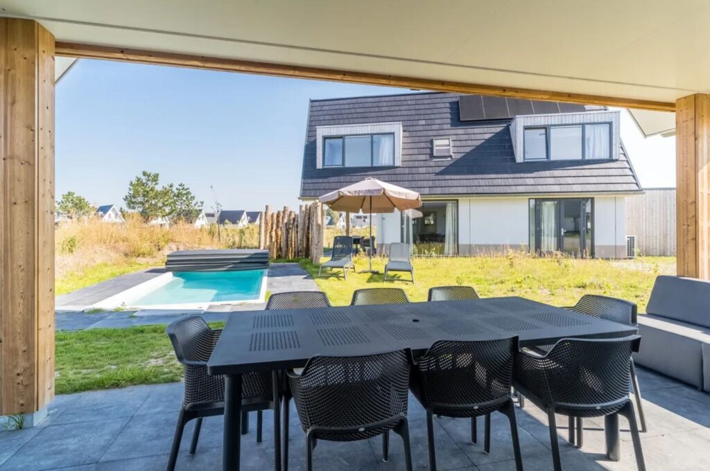 Villapparte-Landal-Vakantiehuis Strabrechtse Vennen 8P-Luxe vakantiehuis met zwembad-Someren-Noord-Brabant-overdekt terras