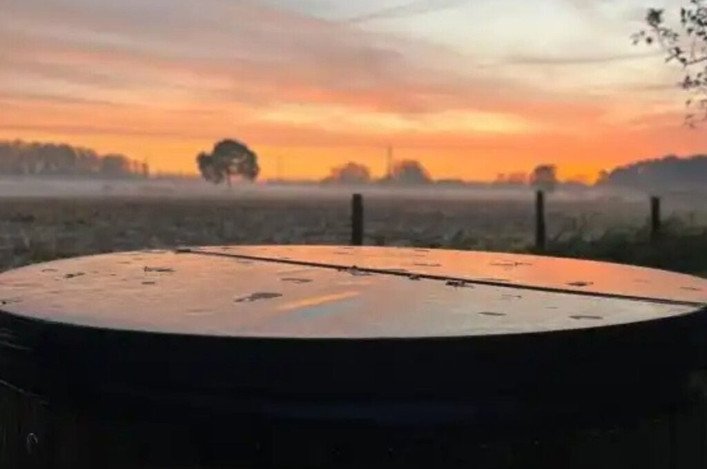 Romantisch nazomeren in een vakantiehuis met whirlpool