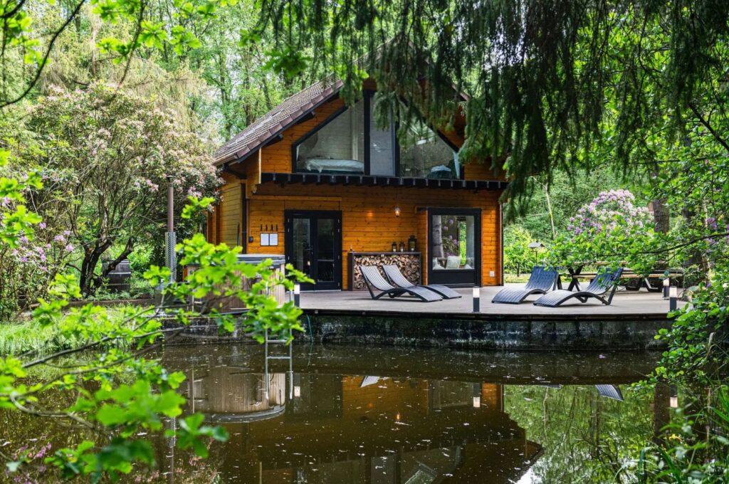 Boshuis Westmeerbeek, blokhut met wellness op een eigen domein in de provincie Antwerpen