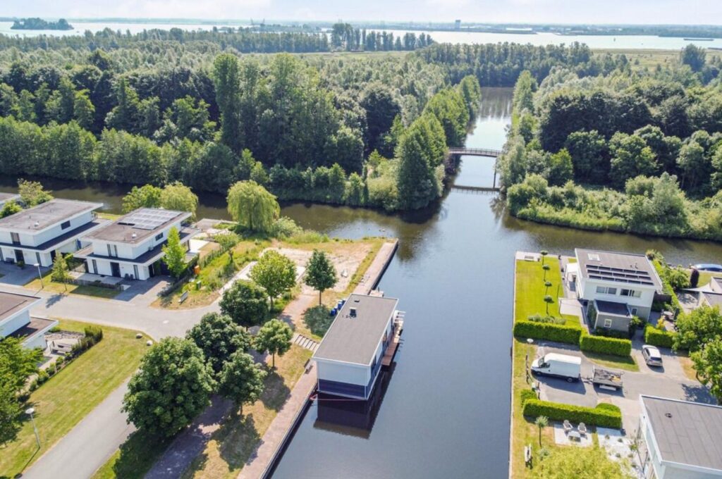 Villapparte-Harderwold Villa Resort-Woonark nummer 709-luxe vakantiehuis voor 8 personen-Veluwemeer-vakantiepark-Flevoland-op het water