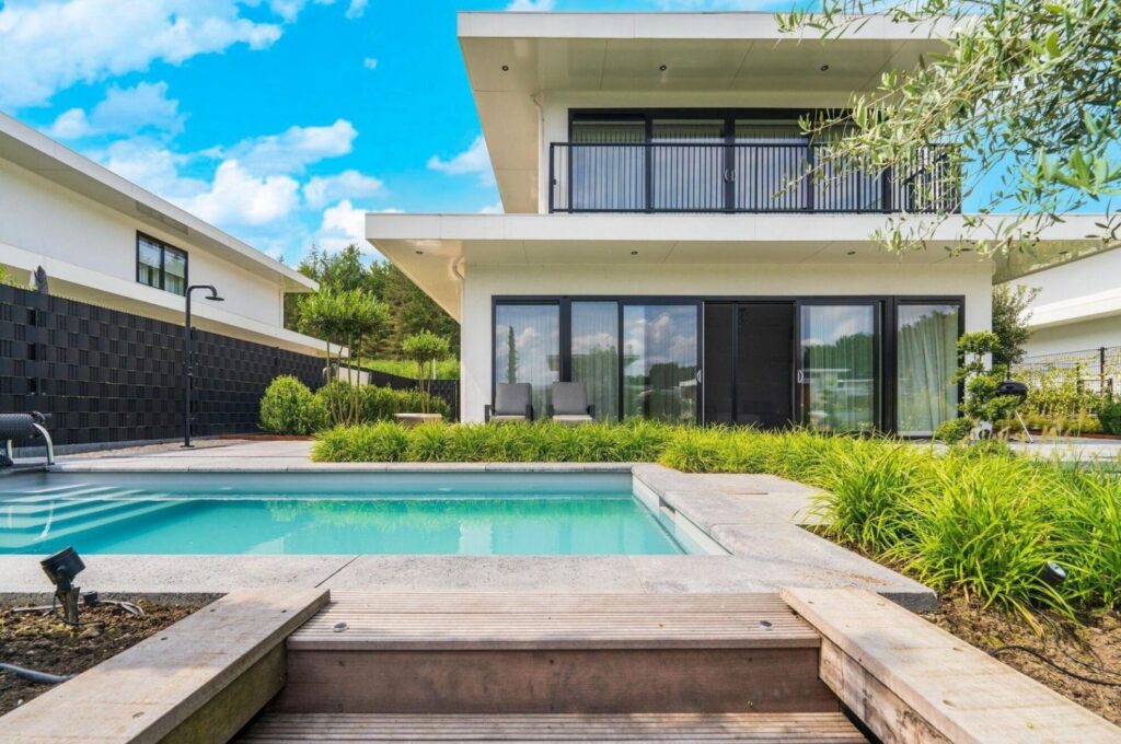 Villapparte-Harderwold Villa resort-Vakantievilla Water nummer 561-luxe vakantiehuis voor 6 personen met zwembad-Sauna en Jacuzzi-vakantiepark-Zeewolde-Flevoland