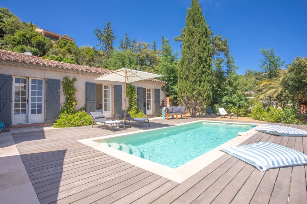 Villapparte-Holidu-Villa La Louisière-luxe vakantievilla voor 8 personen-met zwembad-Les Issambres met uitzonderlijk zeezicht-de Golf van Saint-Tropez-Zuid-Frankrijk