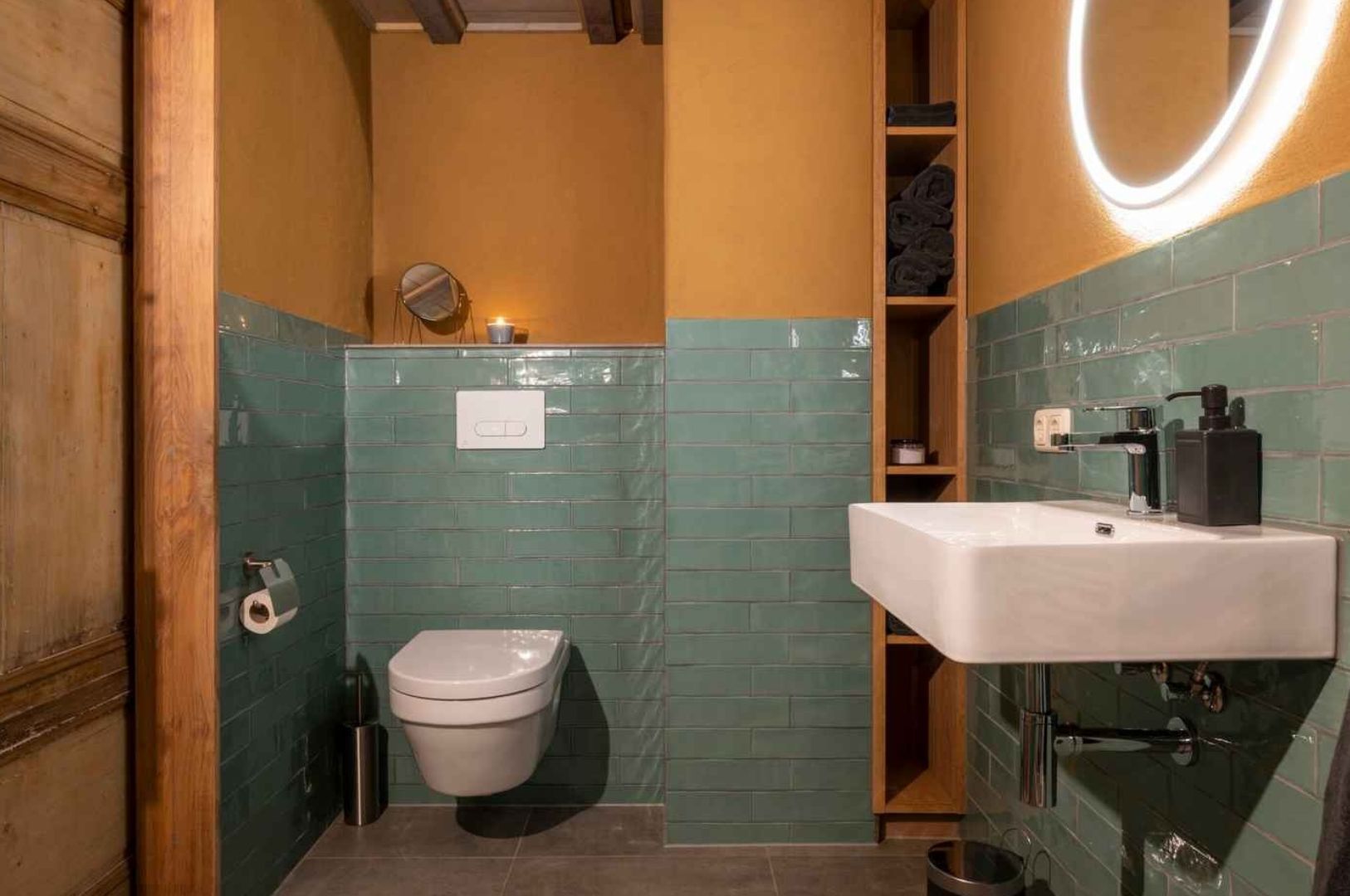 Villapparte-Beaujean Vacances-'t Wolters Hoes-luxe vakantiehuis voor 8 personen-Nuth-Zuid-Limburg-Nederland-sfeervolle badkamer